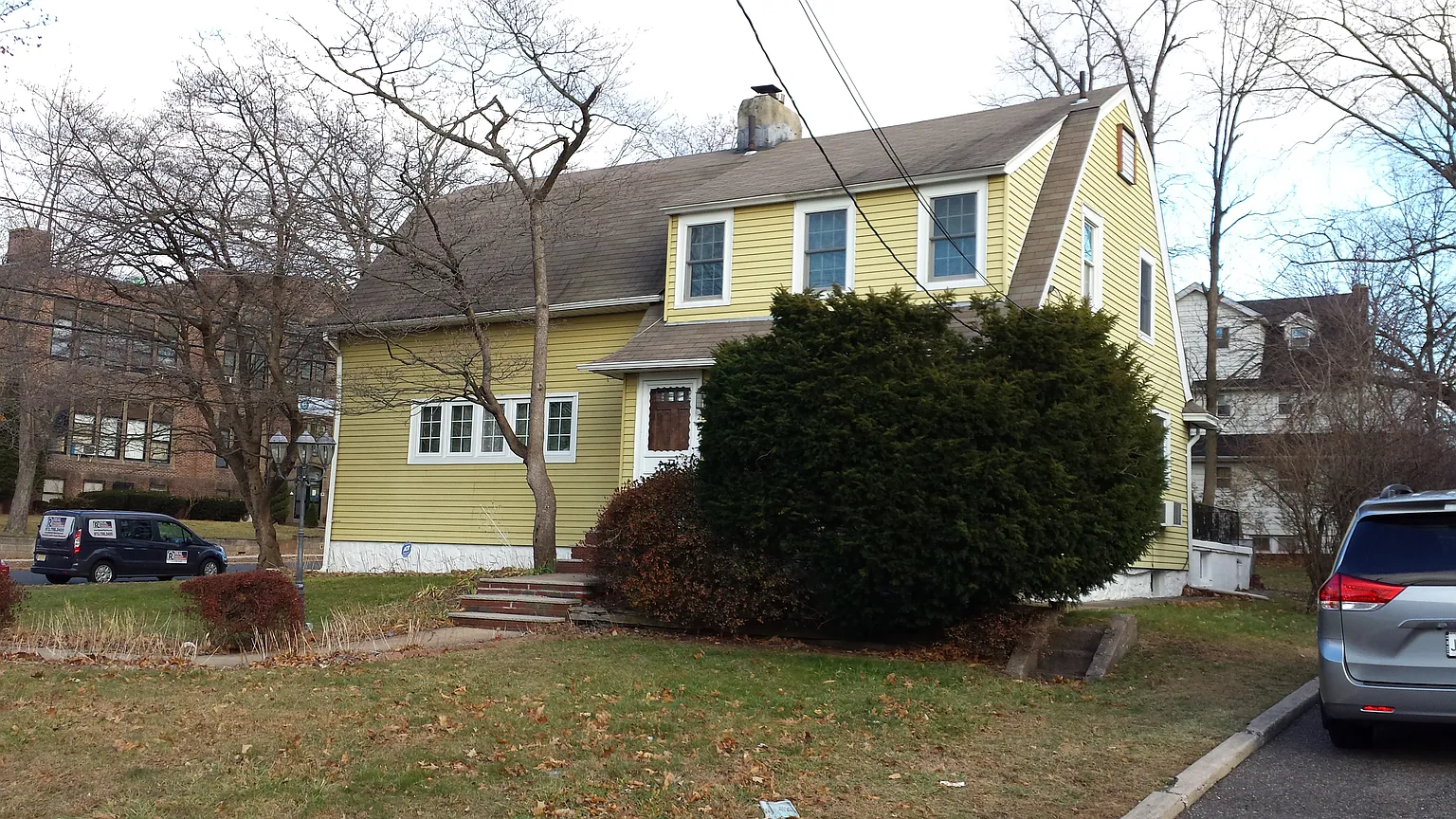 265 Elm Ave photo 1