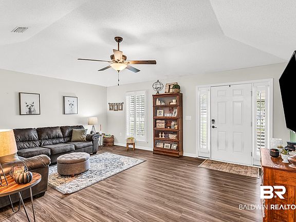 4th image of 28202 Landmark Ave