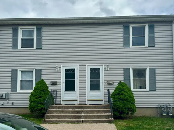 82 Maynard St, Pawtucket, RI 02860