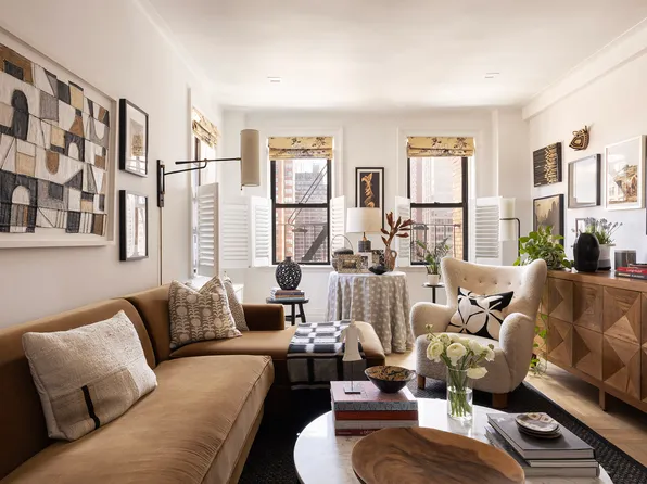 155 East 93rd Street UNIT 11G image 2 of 10
