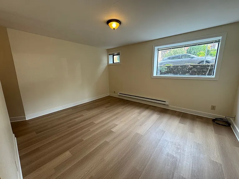 Stanford Arms Apartments — Photo 32