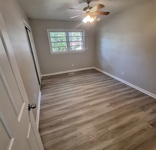 7655 Fletcher Ave — Photo 8