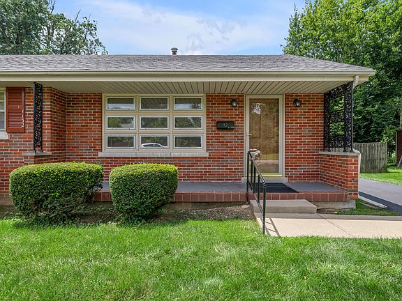 5th image of 1132 Claridge Dr