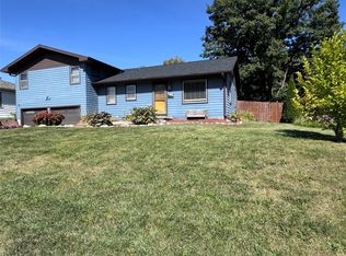 1606 N 2nd Ave E, Newton, IA 50208