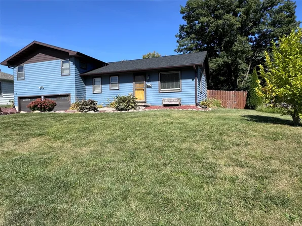 1606 N 2nd Ave E, Newton, IA 50208