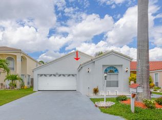 215 Wedgewood Cir, Greenacres, FL 33463
