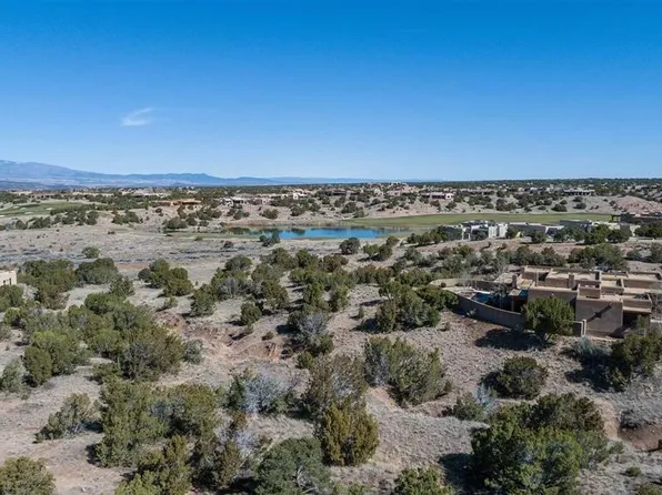 86 Grey Wolf, Santa Fe, NM 87506