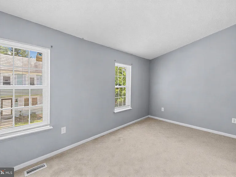 743 Saint Michaels Dr — Photo 18