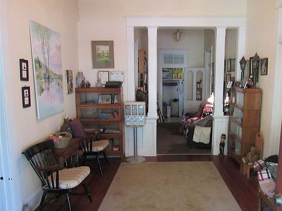 5th image of 412 E Elm St