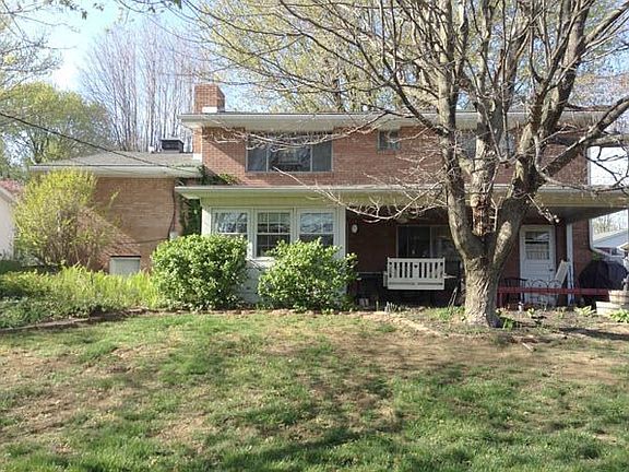 3rd image of 121 Crisswill Rd