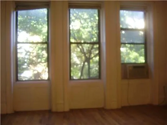 Rented by R New York | media 7