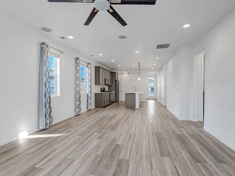 4007 Castle Vista Ln — Photo 19