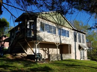 14 Alpine Rd, Beach Lake, PA 18405