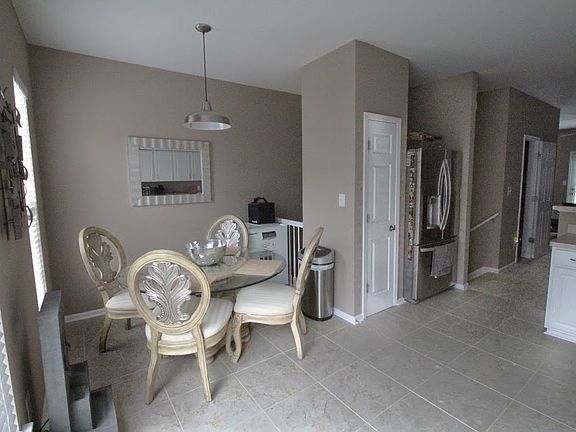 3rd image of 3294 Mill Springs Cir