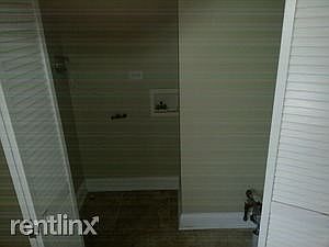 6609 S Whipple living