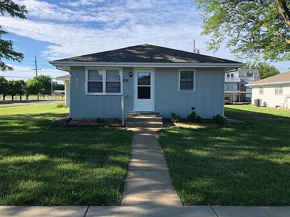 3rd image of 838 Pentwood Dr