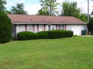 1913 20th St, Charleston, IL 61920