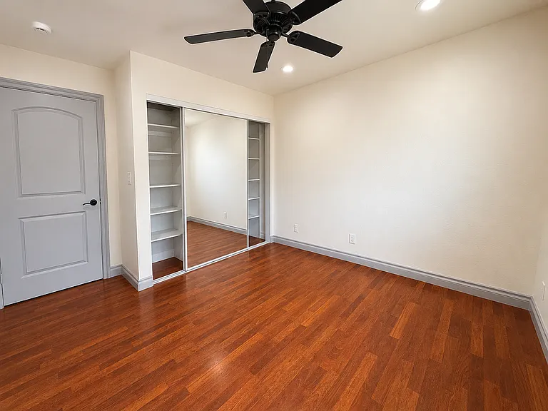 NoHo Liv Apartments — Photo 19