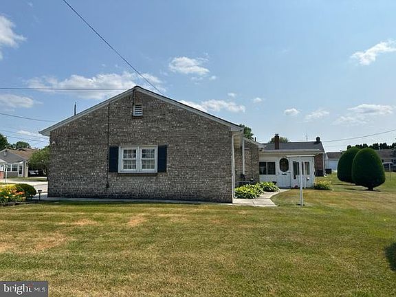 3rd image of 350 Brandywine Ln