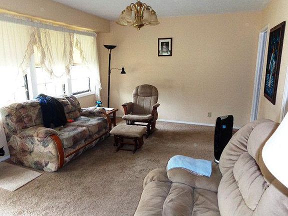 4th image of 1809 N Troup St