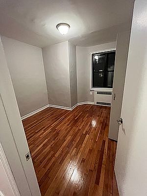 2nd image of 3715 Kings Hwy APT 1