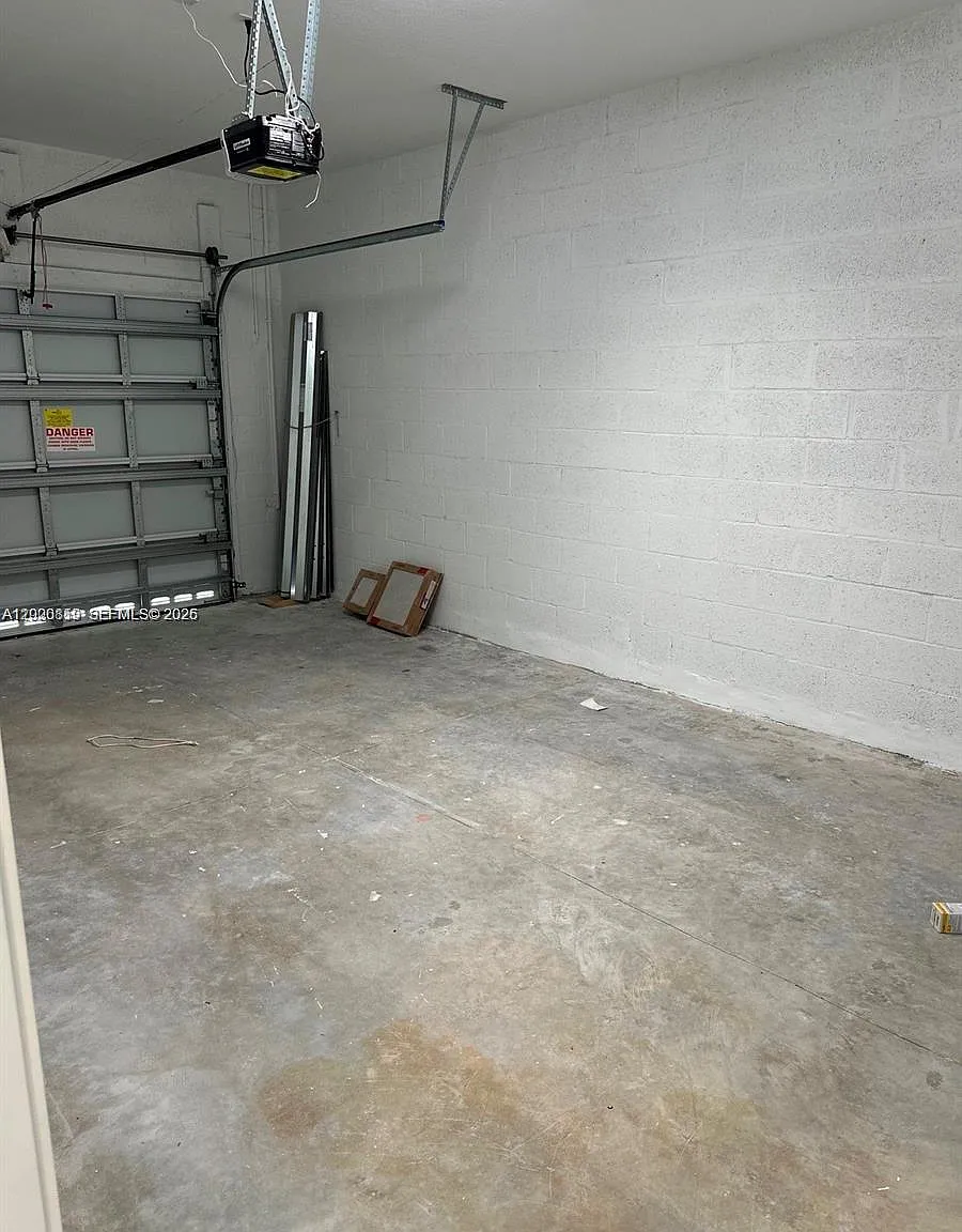 3 bed, 2.5 bath, $2,500 — Photo 2