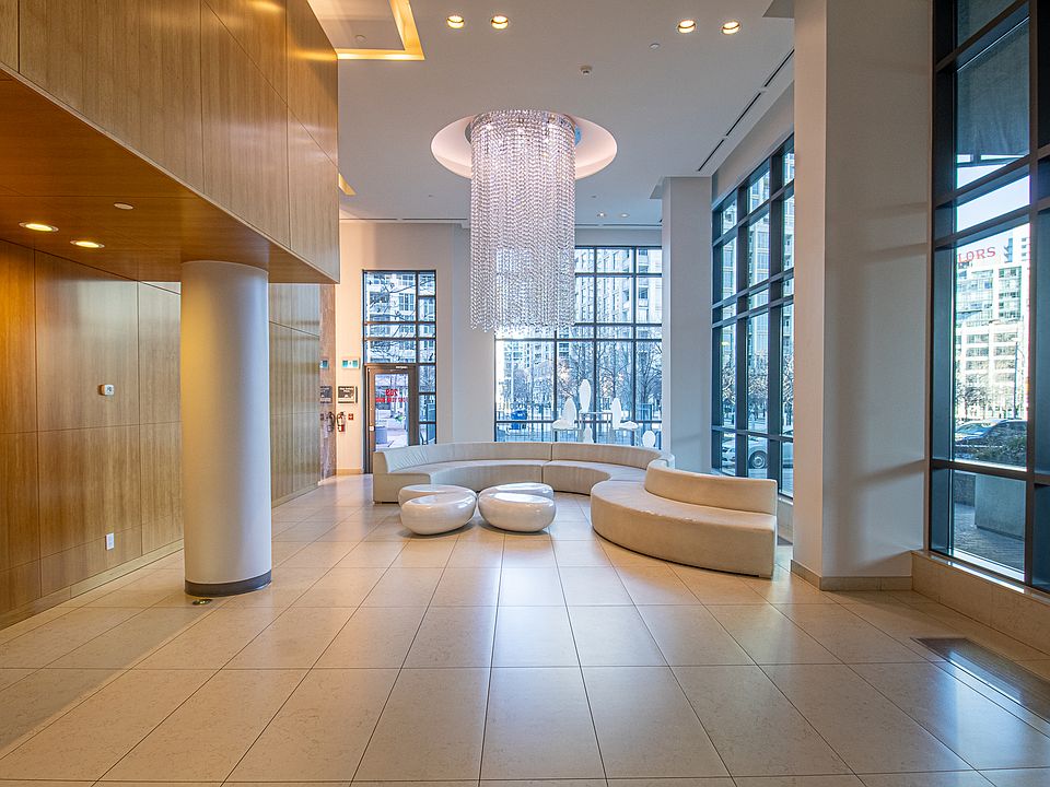 1st image of 209 Fort York Blvd #962
