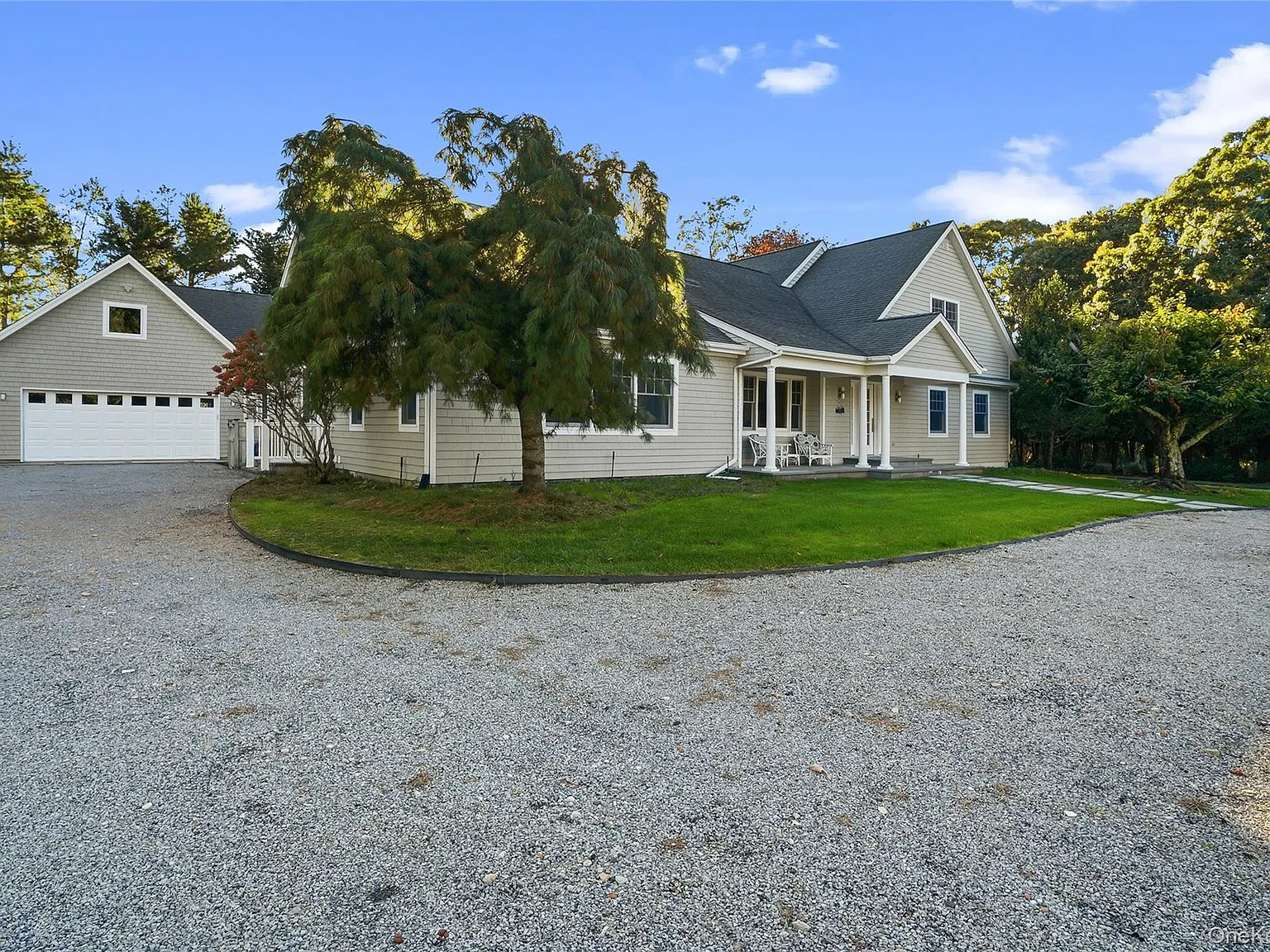 3 bed, 3.0 bath, 3749 sqft, $50,000 — Photo 2