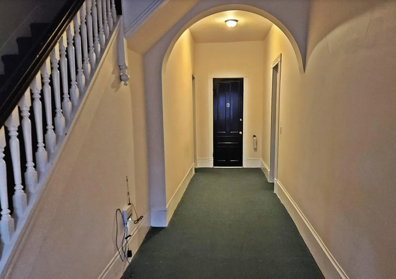 Studio apartment in Historical Burlington — Photo 1