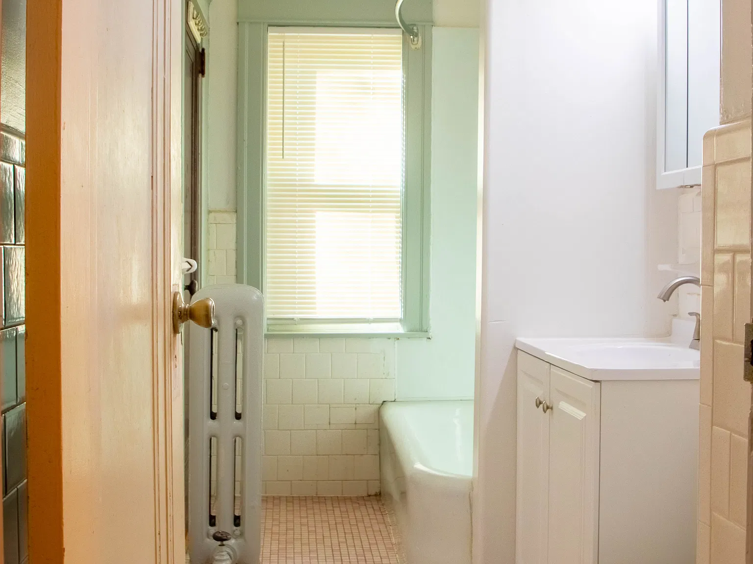 3 bed, 1320 sqft, $2,300 — Photo 4