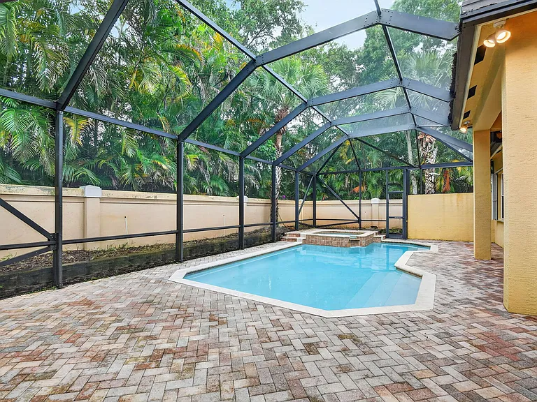 10247 Isle Wynd Ct — Photo 18
