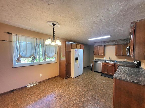 5th image of 5864 Alberta Dr