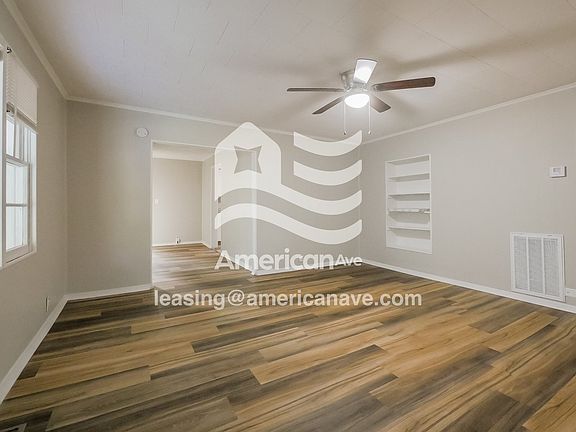 1031163_002_living_room_13941821.jpg