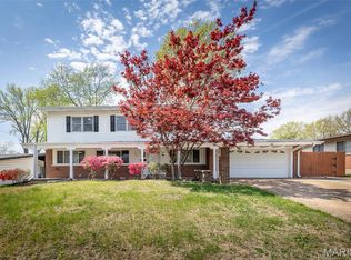 1665 Horseshoe Dr, Florissant, MO