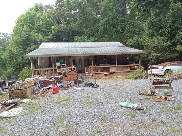 142 Connector Rd, Lakemont, GA 30552
