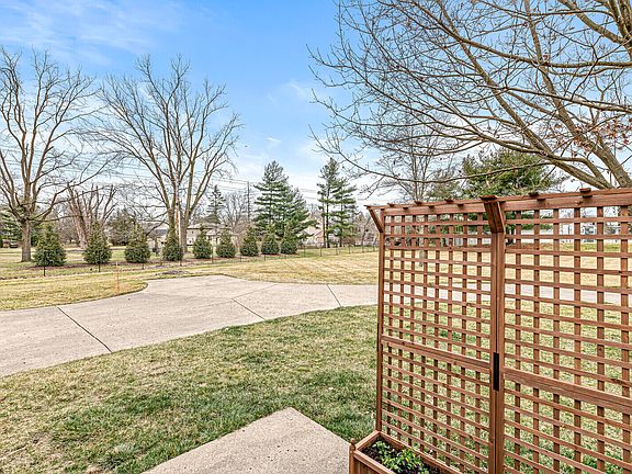 4th image of 2269 Emily Dr
