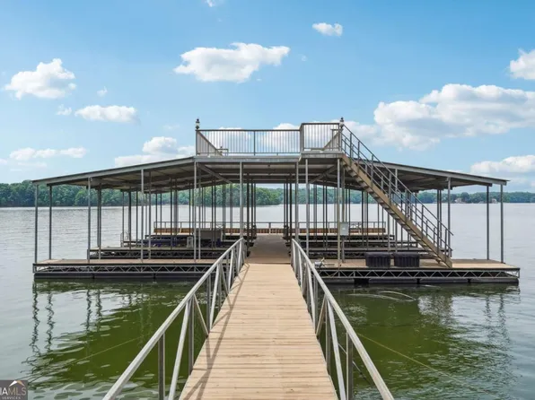 530 Bayberry Crossing Dr, Gainesville, GA 30501