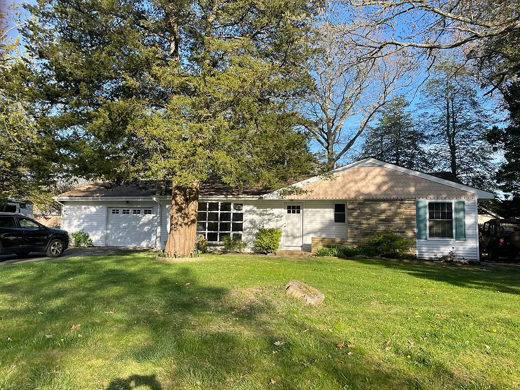3 bed, 1.5 bath, 1342 sqft, $2,900 — Photo 1