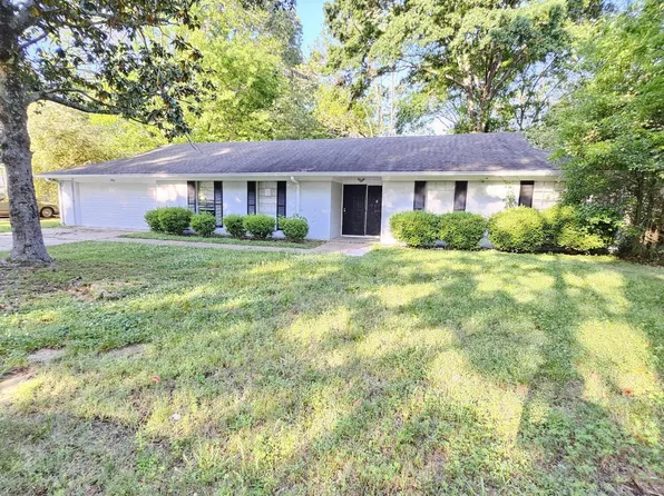 2961 Longwood Dr, Jackson, MS 39212