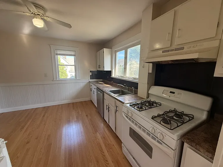 89 Edenfield Ave #2 — Photo 9