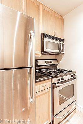 4th image of 182 E 95th St APT 26f