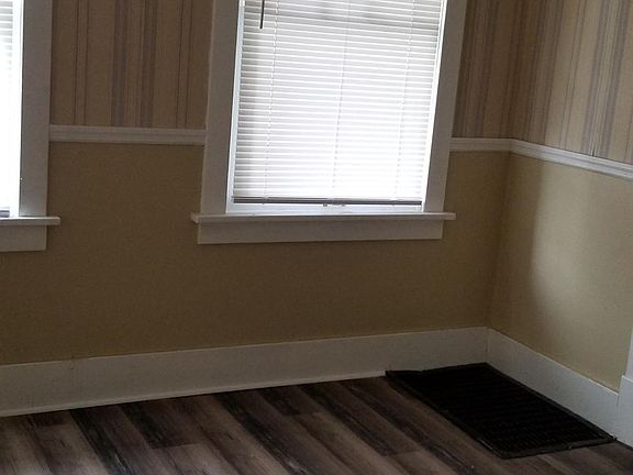 4th image of 315 Saint Louis Ave