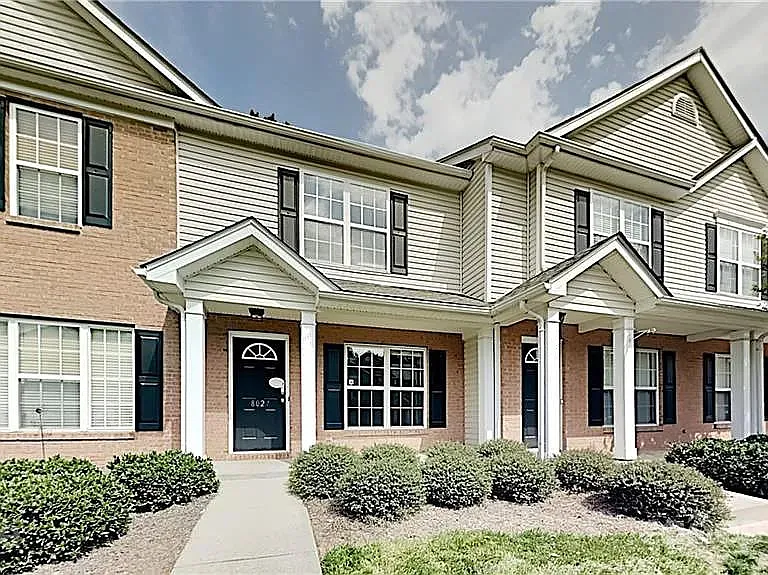 8027 Stoneham Ct — Photo 3