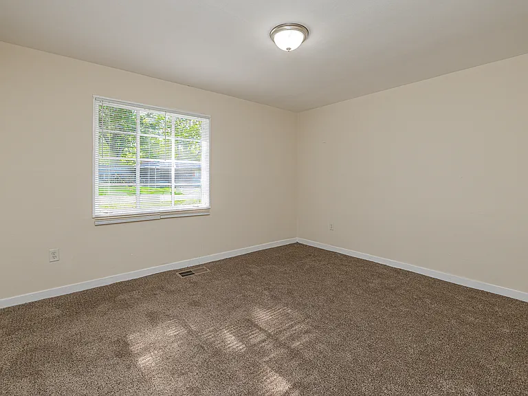 3173 Oak Forest Dr — Photo 13