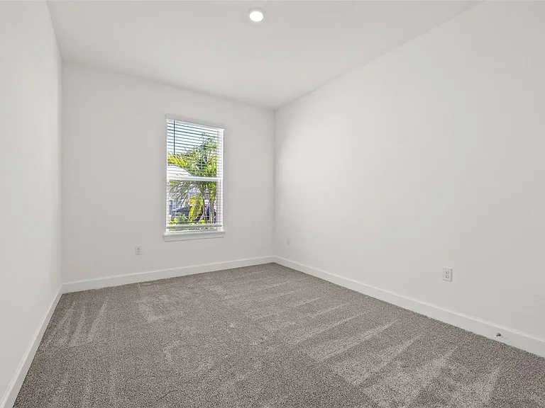 16117 Isola Pl — Photo 27