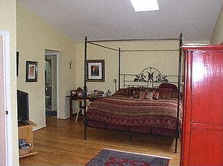 4th image of 954 Canterbury Dr