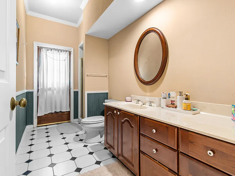 10002 Hunt Cliff Dr — Photo 36