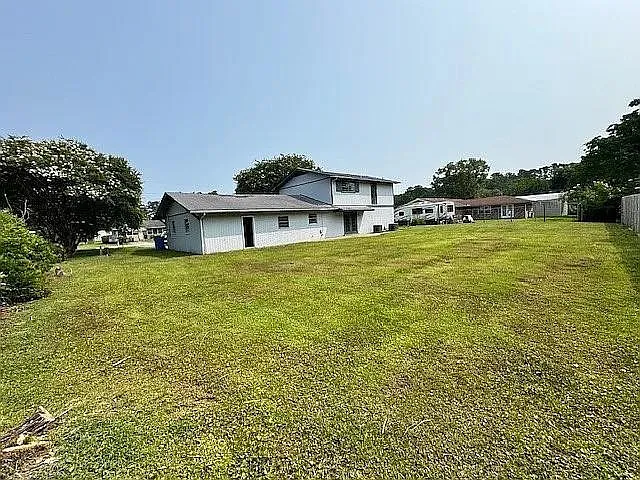 203 N Lake Dr — Photo 20