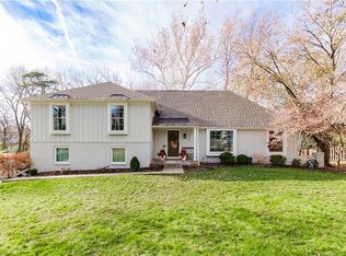 8221 Cherokee Cir, Leawood, KS 66206