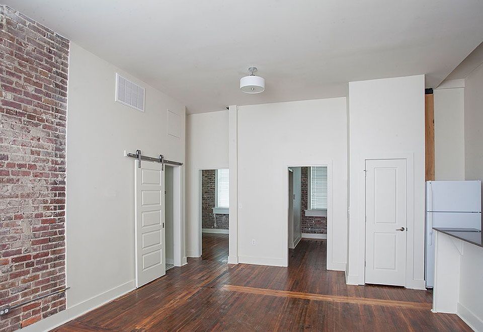 Loft 601C | Kitchen + Living Room